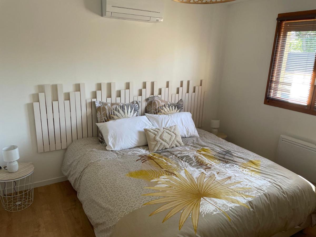 Le Double C Bed & Breakfast Saint-Victor-de-Morestel ภายนอก รูปภาพ