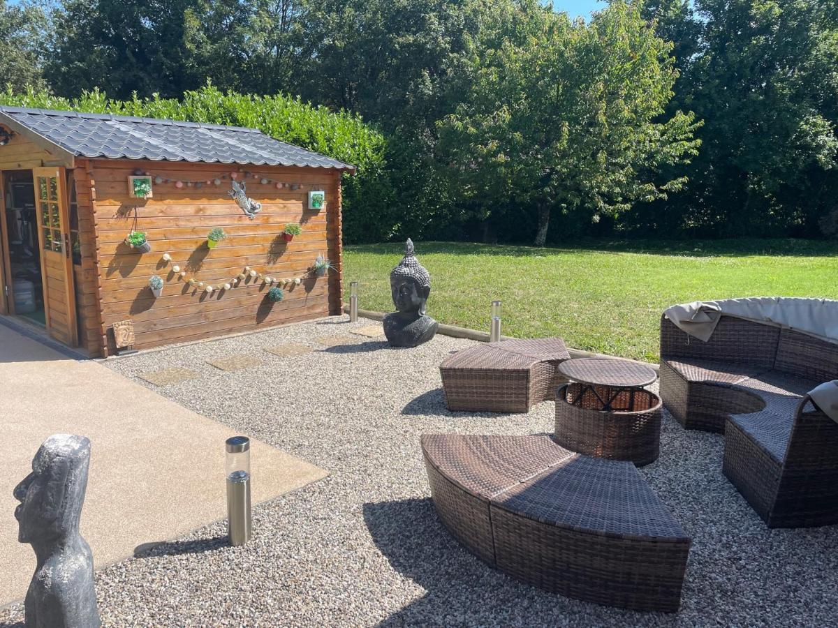 Le Double C Bed & Breakfast Saint-Victor-de-Morestel ภายนอก รูปภาพ