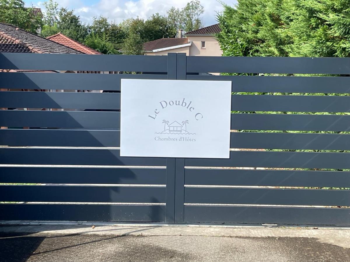 Le Double C Bed & Breakfast Saint-Victor-de-Morestel ภายนอก รูปภาพ